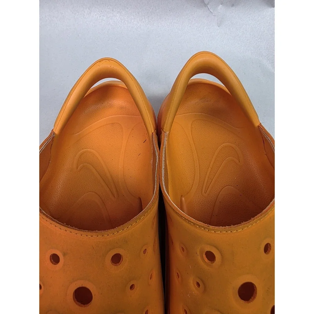 Nike (Sz 7 Y) Youth Aqua Swoosh Big Kids' Sandals Orange Peel